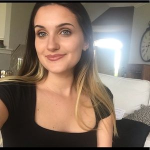 Meet your Posher, Caroline